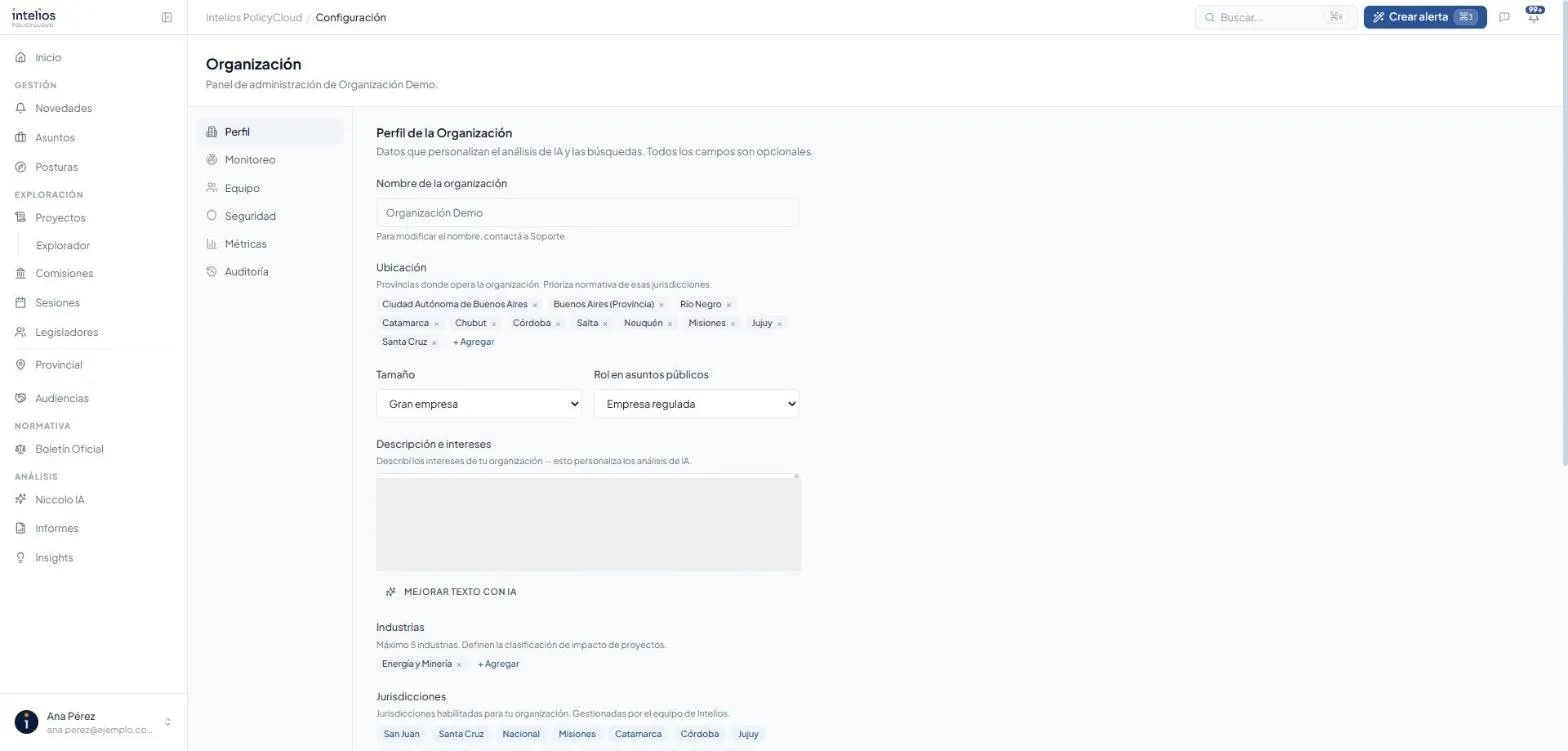 Pantalla Organización → Perfil, con Ubicación, Tamaño, Rol en asuntos públicos, Descripción e intereses e Industrias