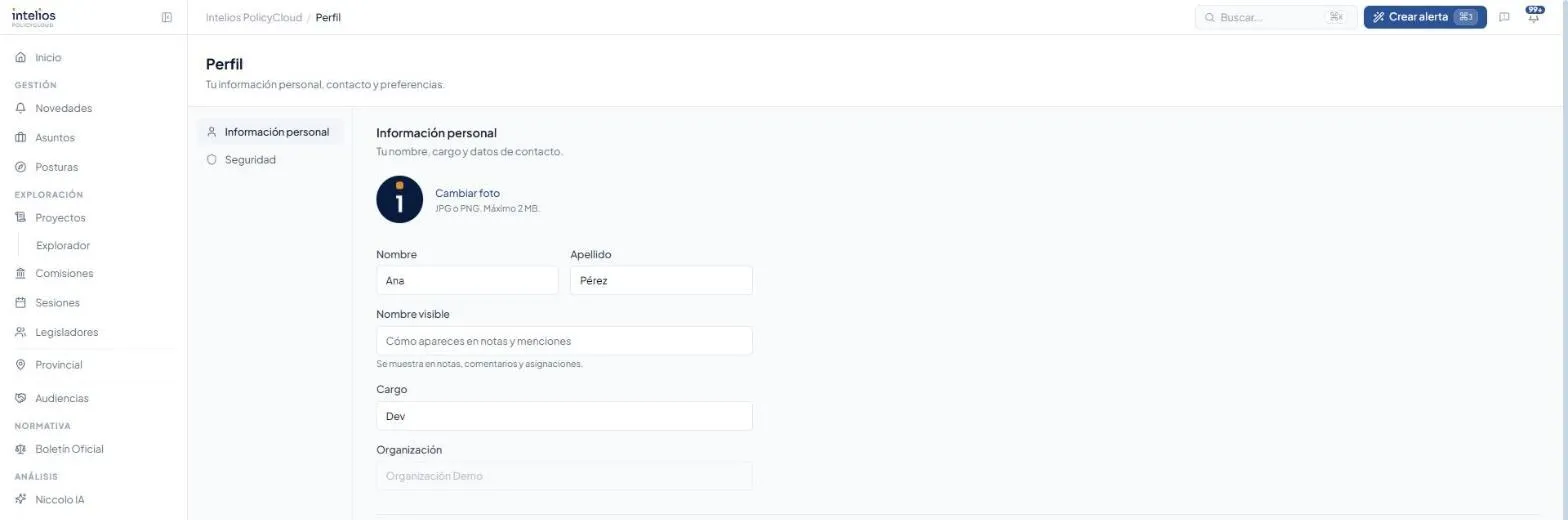 Perfil → Información personal, con los campos Nombre, Apellido, Nombre visible, Cargo y Organización